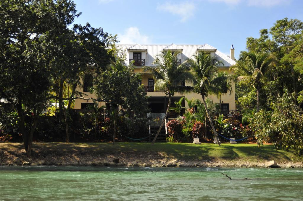 Mahogany Hall Luxury Boutique Resort Сан-Игнасио Экстерьер фото
