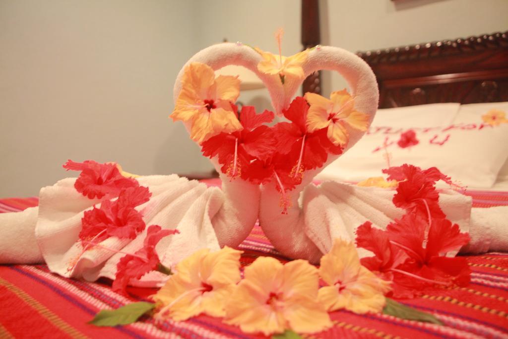 Mahogany Hall Luxury Boutique Resort Сан-Игнасио Экстерьер фото