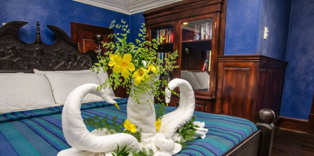 Mahogany Hall Luxury Boutique Resort Сан-Игнасио Экстерьер фото
