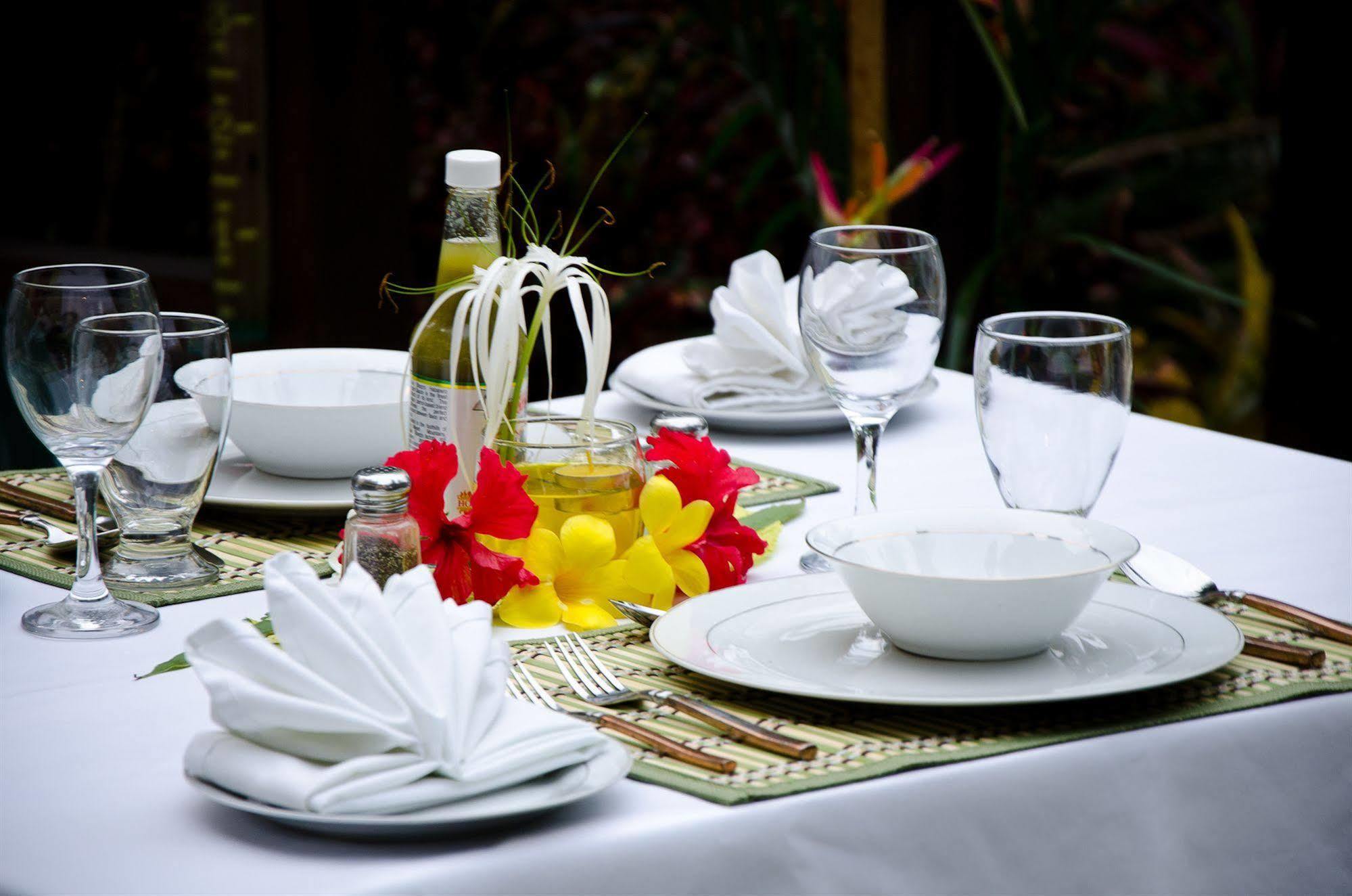 Mahogany Hall Luxury Boutique Resort Сан-Игнасио Экстерьер фото